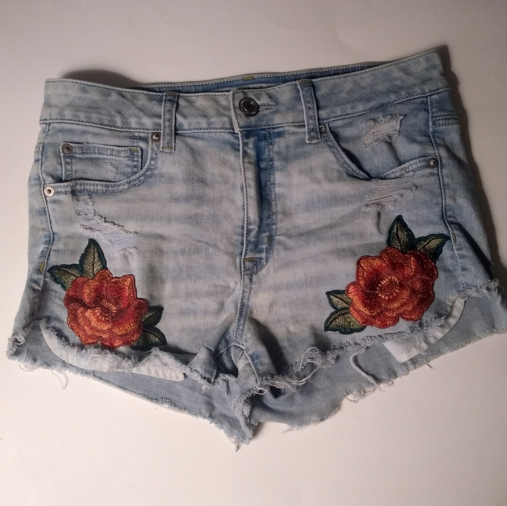 American Eagle Floral Patch Shorts